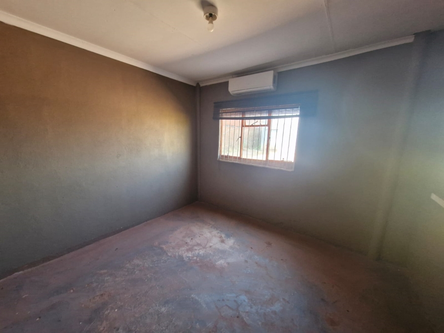 To Let Commercial Property for Rent in Kathu Northern Cape